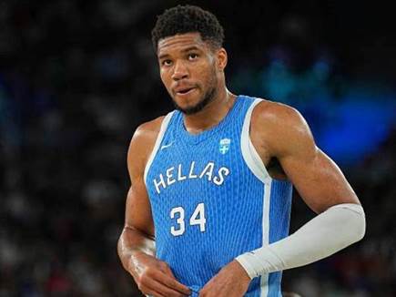 לא ישחק מול ישראל. יאניס (GETTY) לא ישחק מול ישראל. יאניס (GETTY)