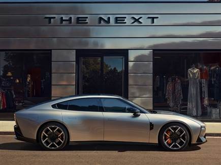 אקספנג P7 בדור השני מציגה צמיחה כמעט בכל ממד, בעיקר לאורך