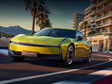 ה-P7 החדשה חזקה יותר וגם עם סוללה גדולה יותר (צילום: ספורט 5)