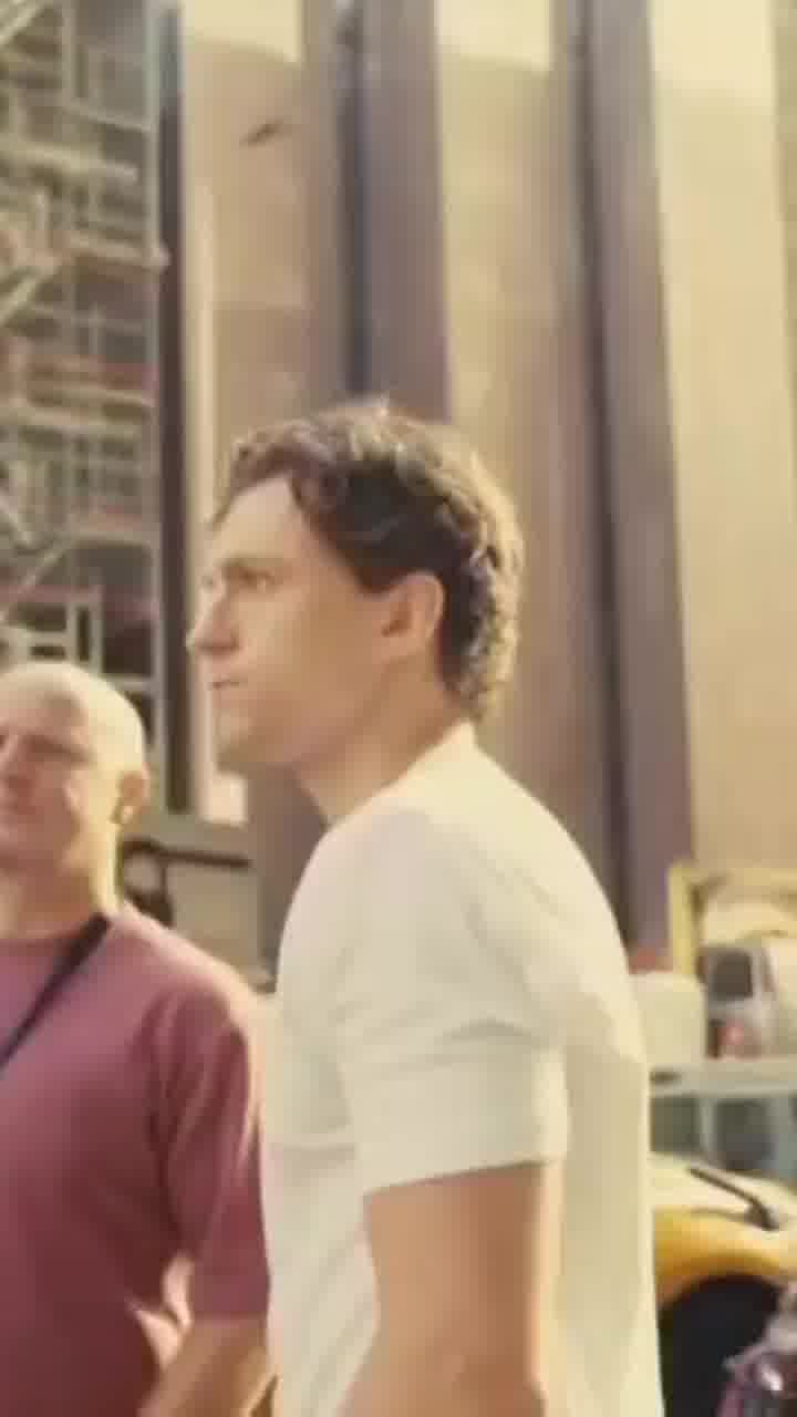הצצה רשמית ראשונה אל צילומי הסרט החדש של ספיידרמן, בכיכובו של טום הולנד
