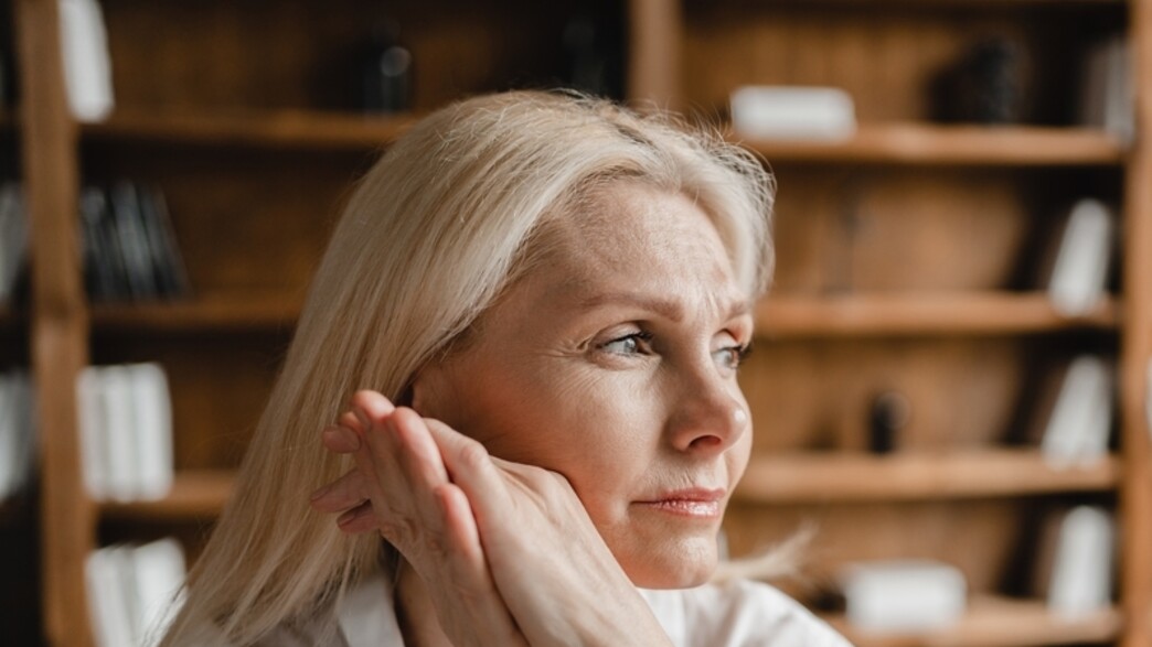 אישה בגיל המעבר