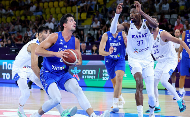 ישראל יוון כדורסל (צילום: FIBA PHOTOS)