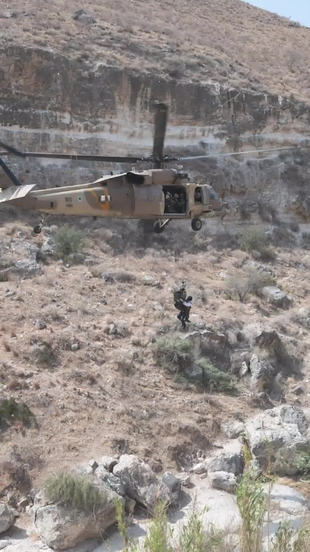 בניגוד להנחיות: מטייל חולץ מנחל אל על הסגור לאחר שלקה במכת חום