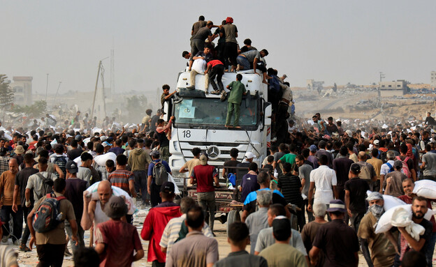 משאיות הסיוע ההומניטרי (צילום: reuters)
