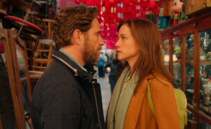 "אוהבת את העלילה, לא רואה שום דבר אחר" (צילום: הבאזז, ערוץ 24)