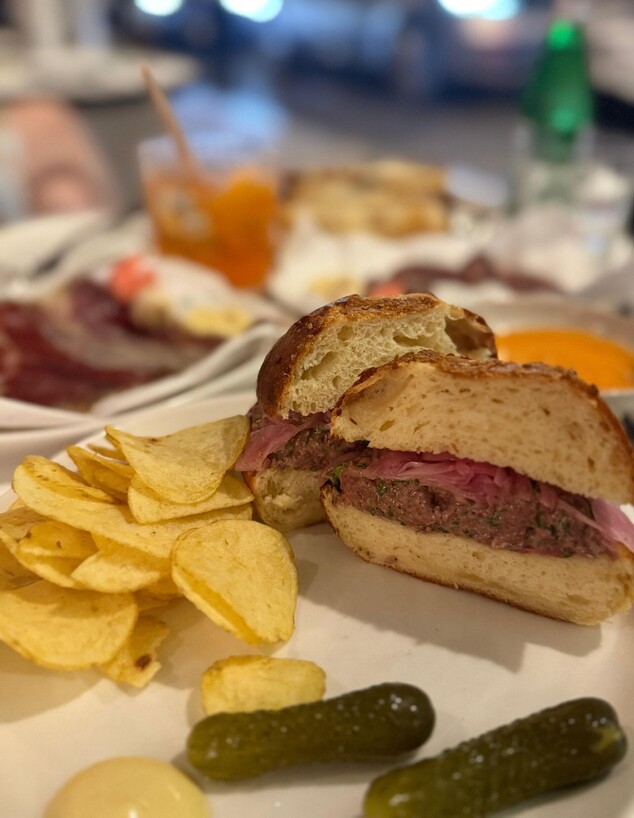 קפה שילה. לואו קוסט של שרון כהן