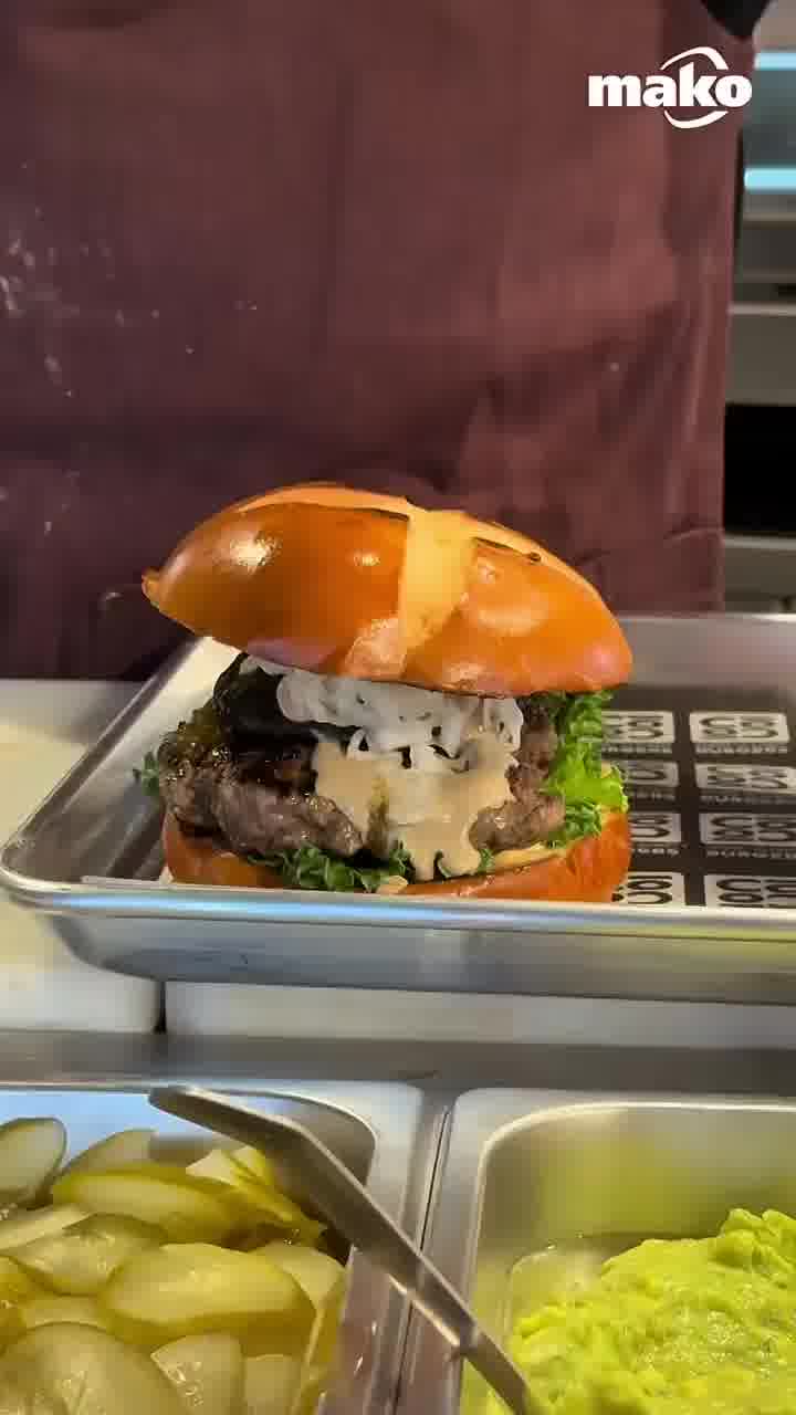 המבורגרייה חדשה מציעה מנות עם טעמים אסייתים לא שגרתיים