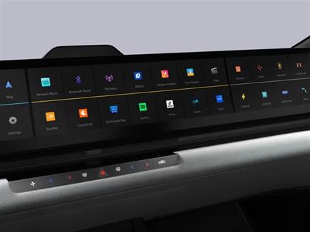 מסכים ושירותי תוכן של SONY, וזה רק המסך שמול הנוסע (צילום: ספורט 5)