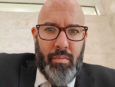 עו"ד אבינועם צדק עו"ד אבינועם צדק