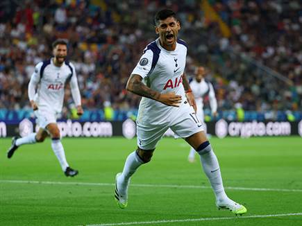 רומרו הכפיל עם הראש (Photo by Francesco Scaccianoce/Getty Images)