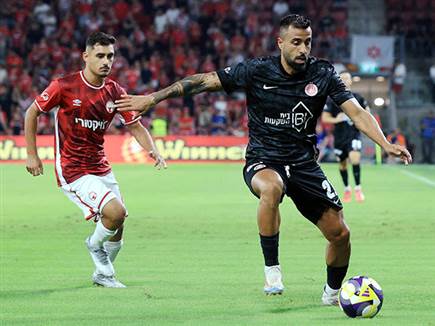 הפועל ת&ldquo;א היתה עדיפה בהגנה (צילום: אלן שיבר)