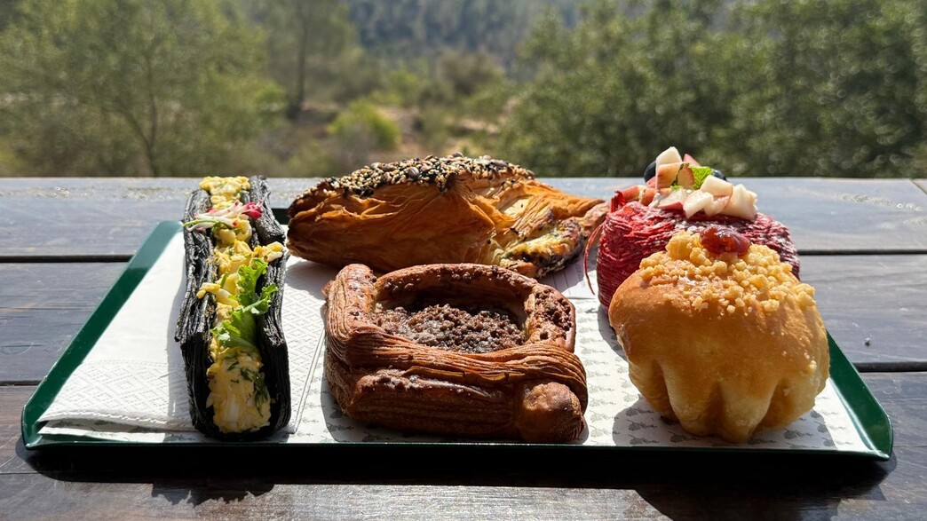 בייקרי עם הנוף הכי משוגע בארץ. The Sataf בייקרי עם הנוף הכי משוגע בארץ. The Sataf