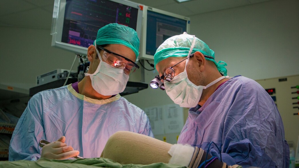 ניתוח במחלקה למחלות אף אוזן גרון