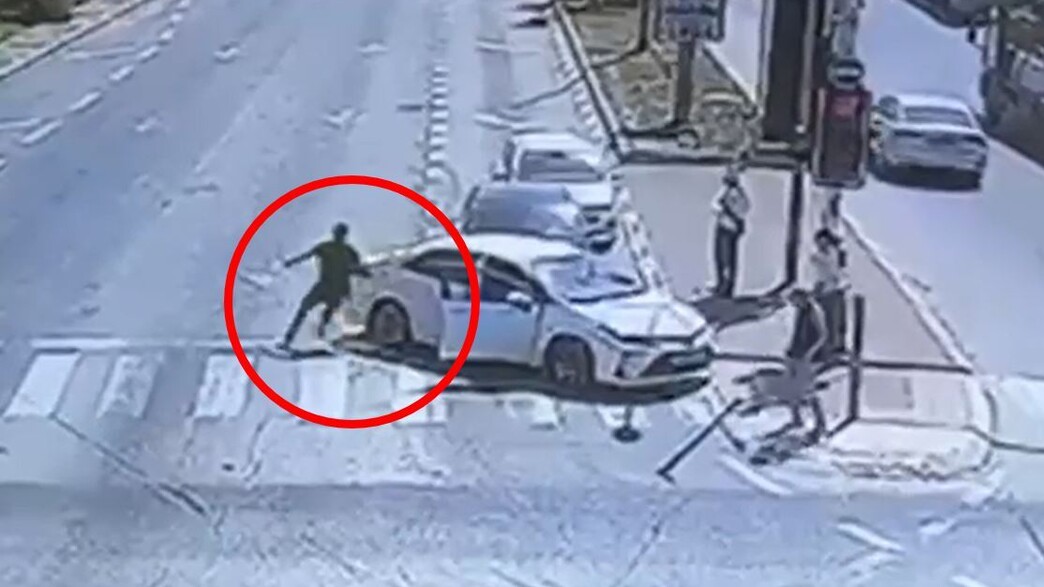 מעצר החשודים לאור יום מעצר החשודים לאור יום