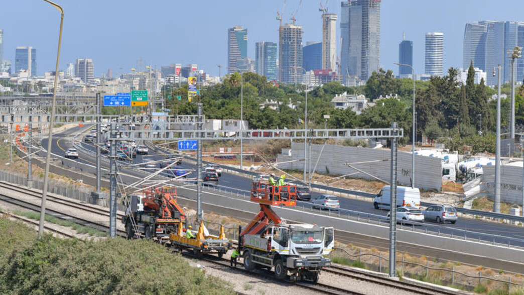 עבודות לתיקון תקלה ברכבת