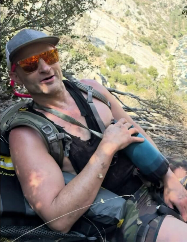 חילוץ מטייל אמריקני שנתקע מאחורי מפל בקליפורניה חילוץ מטייל אמריקני שנתקע מאחורי מפל בקליפורניה