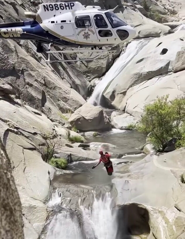 חילוץ מטייל אמריקני שנתקע מאחורי מפל בקליפורניה חילוץ מטייל אמריקני שנתקע מאחורי מפל בקליפורניה