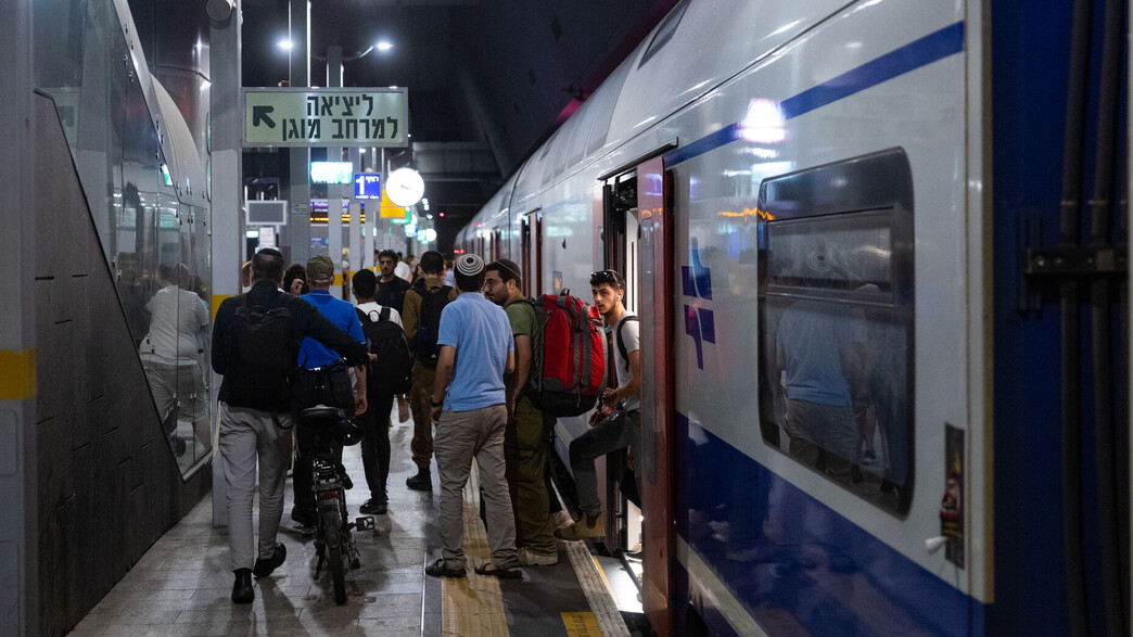 נוסעים ברכבת ישראל