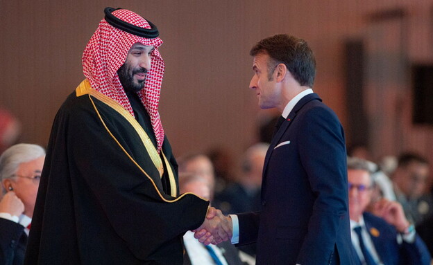 נשיא צרפת מקרון ויורש העצר הסעודי בן סלמאן (צילום: רויטרס)