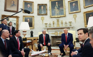 צחי הנגבי בביקור נתניהו בבית הלבן (צילום: reuters)