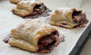 מאפה שוקולד ומרשמלו (צילום: יעל קצב, mako אוכל)