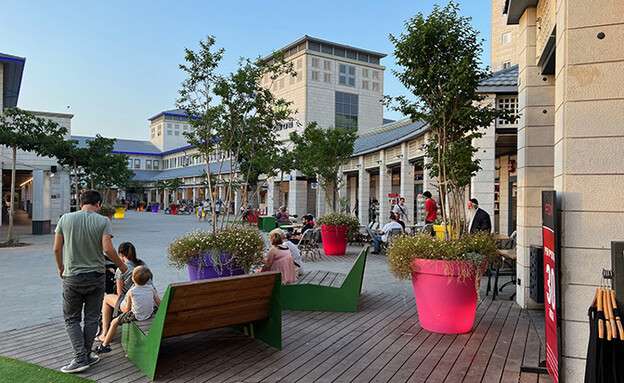 דוקטור לקניונים שוהם אחרי