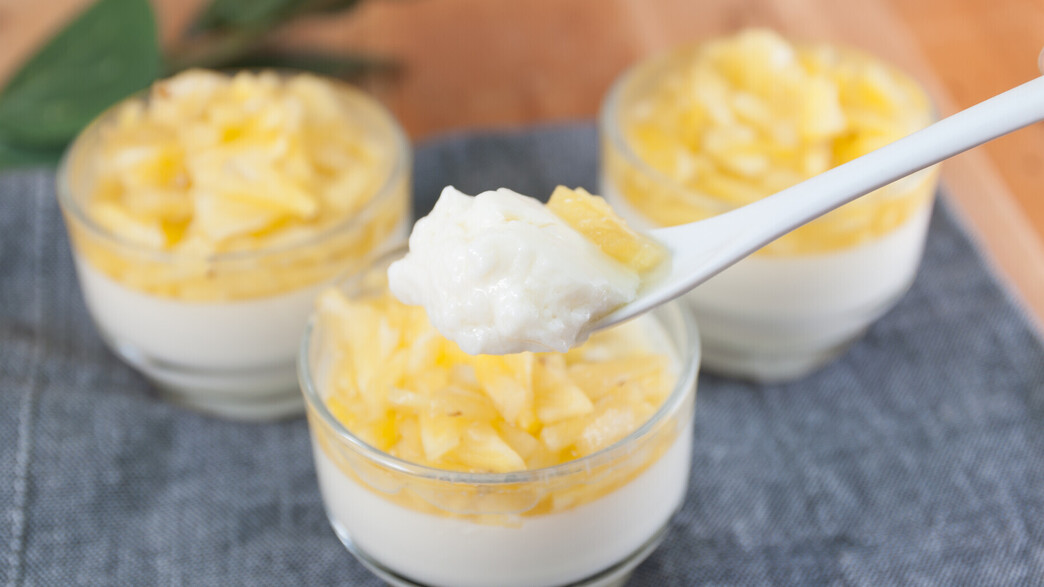 יוגורט עם אננס יוגורט עם אננס