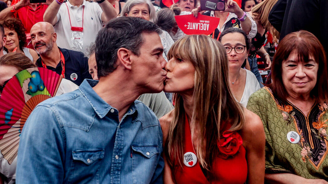 ראש ממשלת ספרד סאנצ'ס ואשתו גומס