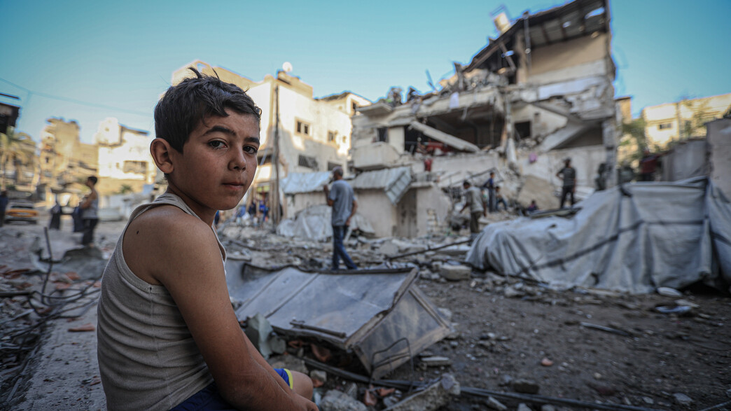 ילד פלסטיני בעיר עזה ילד פלסטיני בעיר עזה