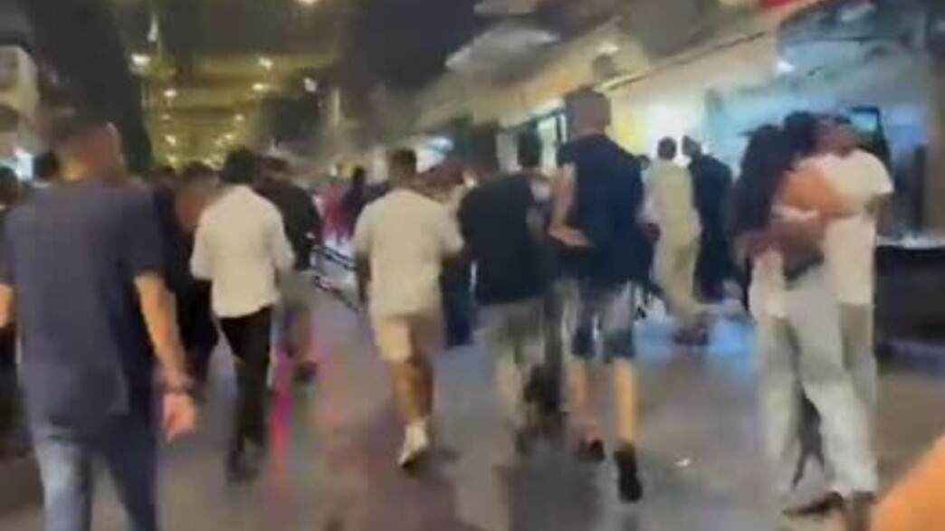 בהלה בשוק מחנה יהודה בעקבות קטטה המונית בהלה בשוק מחנה יהודה בעקבות קטטה המונית