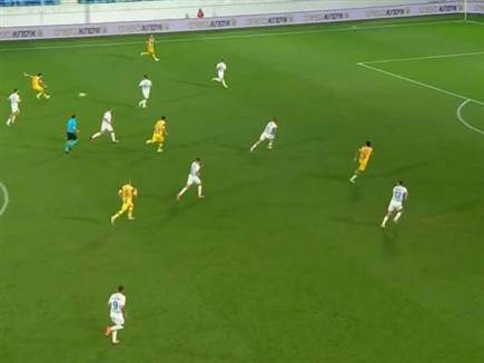 האחרונה ביניהן הייתה מסירת עומק גדולה של רוי רביבו לדור פרץ