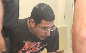 המורה אוראל שרון, שחשוד בעבירות מין בתלמידה (צילום: N12)