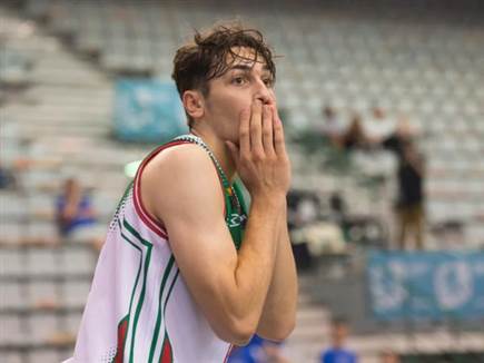 מגיע אחרי עונת פריצה (FIBA) (צילום: ספורט 5)