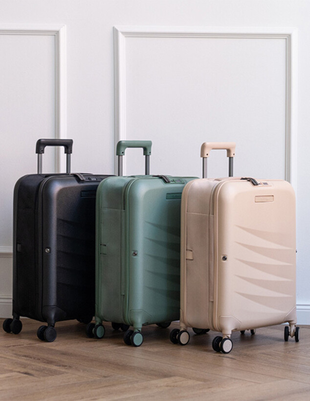 צרכנות אוגוסט 25, מזוודות ג מונו של רולינק 549-749 צרכנות אוגוסט 25, מזוודות ג מונו של רולינק 549-749