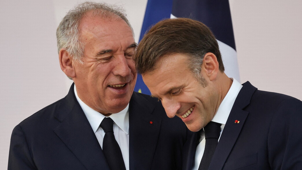 ראש ממשלת צרפת ביירו והנשיא מקרון ראש ממשלת צרפת ביירו והנשיא מקרון