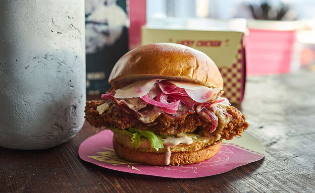 לאקי קיסר. מנות חדשות בלאקי צ'יקן תל אביב לאקי קיסר. מנות חדשות בלאקי צ'יקן תל אביב