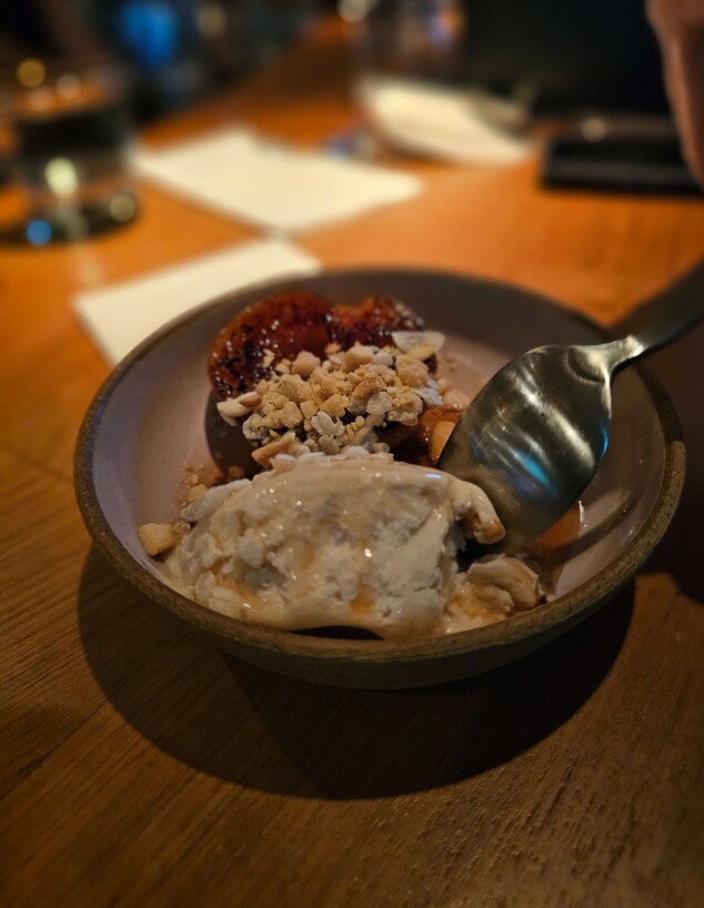 גלידת וניל, בוטנים ותמרהינדי. אחת שזוכרים