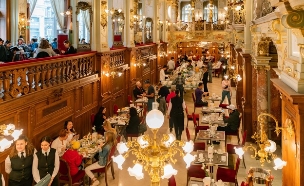 בית קפה ניו יורק בודפשט (צילום: Kit Leong, shutterstock)