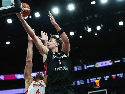 ואגנר וגרמניה השיגו ניצחון מוחץ (FIBA)