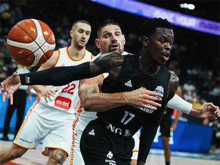 המונטנגרים לא הצליחו לעצור את שרודר וחבריו (FIBA)