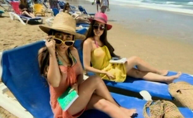 מיכל ומיכלי מחפשות אהבה בים