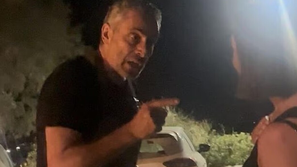 הבעלים של הטברנה היוונית בעימות סוער עם המשפחות היהודיות הבעלים של הטברנה היוונית בעימות סוער עם המשפחות היהודיות