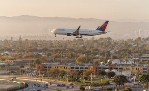 מטוס בלוס אנג'לס (צילום: marchello74, shutterstock)