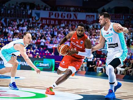 (FIBA) (צילום: ספורט 5)
