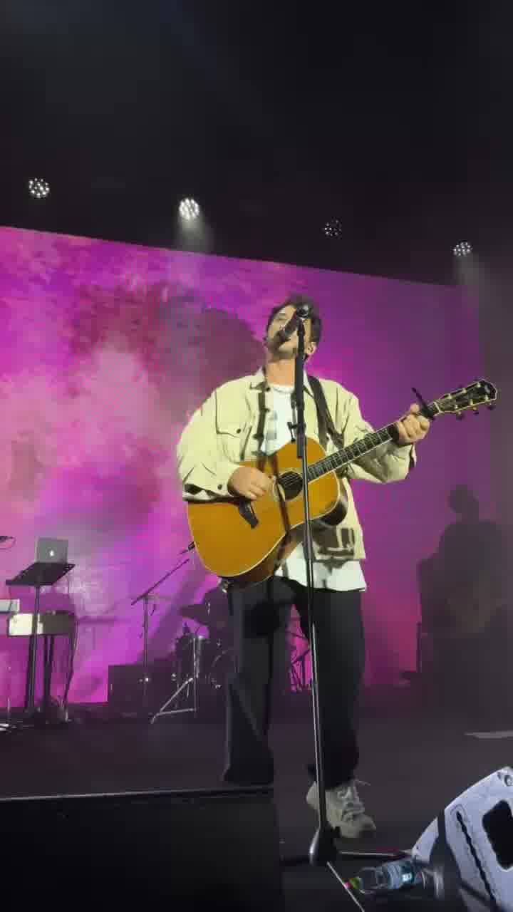 לירן דנינו במופע השקת אלבום באמפי תל אביב 