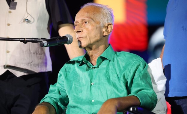 מתי כספי בערב מחווה לפועלו  (צילום: אלון לוין)