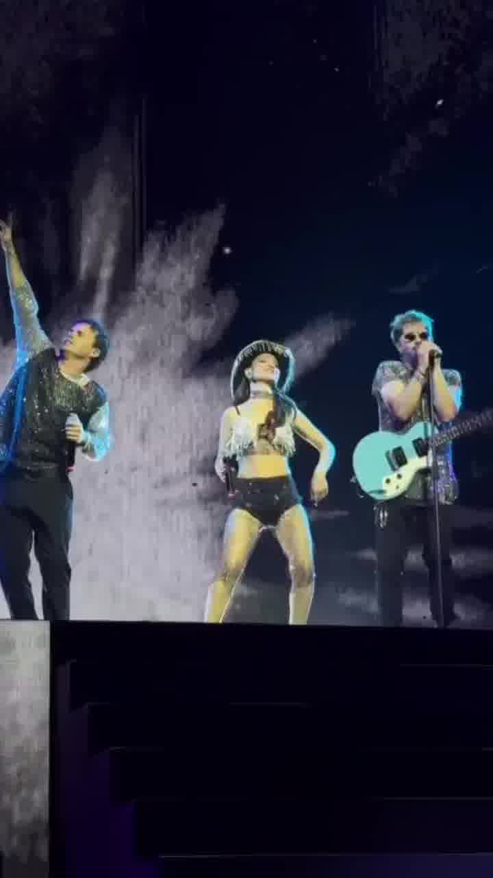 חברי “המורדים“ עלו הלילה למופע השני בסדרת מופעי הענק שלהם בארגנטינה