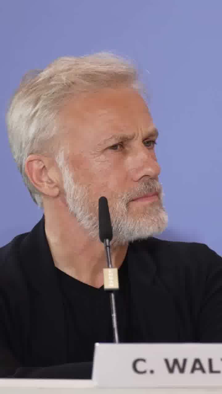 פסטיבל ונציה: כריסטוף וולץ נשאל איך הוא נשאר אופטימי בתקופה הקשה הזו, וסיפק תשובה כנה