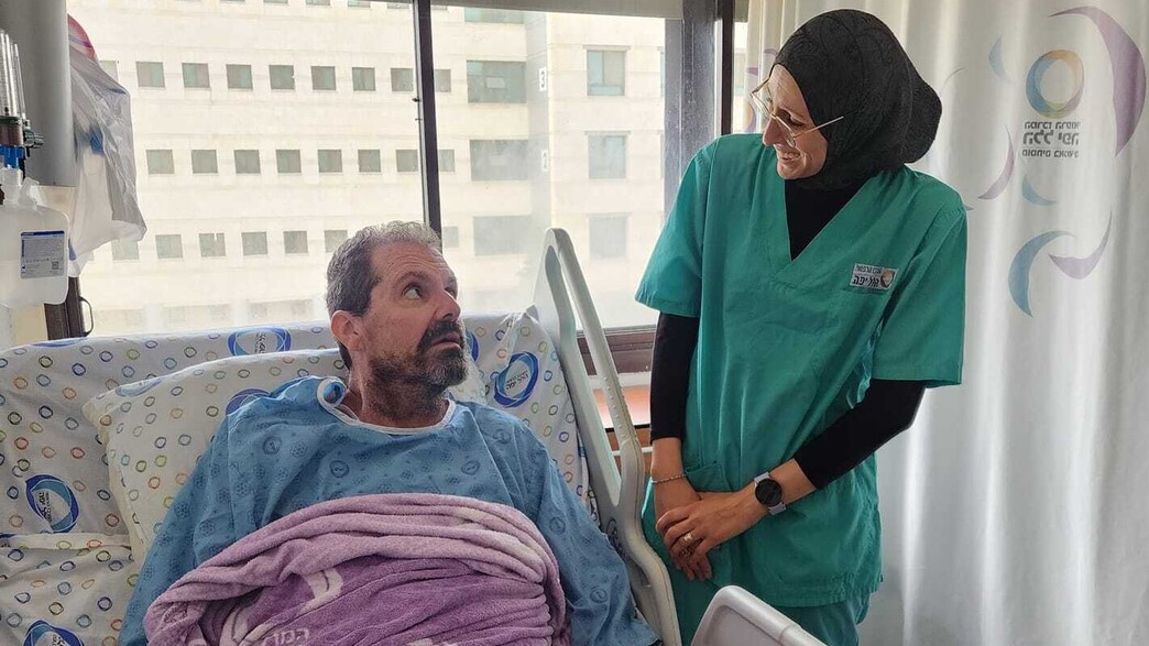 אבי הרשטיין עם האחות שהצילה את חייו