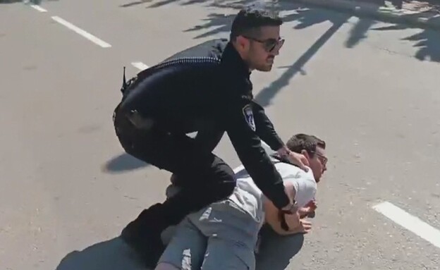 מתנאל צ'כנובסקי נעצר מול ביתו של ישראל כ